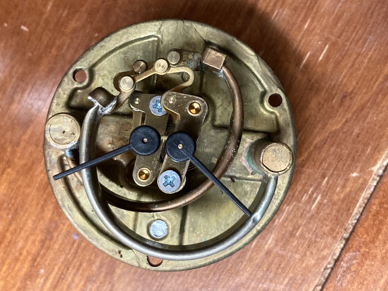 what the pressure gauge insides look like